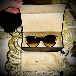 Authentic Louis Vuitton - LV Petit Soupçon Cat Eye Sunglasses